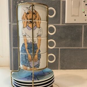 Mugs stackable with saucers